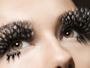 Dramatic DIY Eye Makeup Ideas