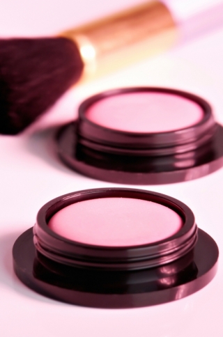 Simple Makeup Tricks for A Glam Look