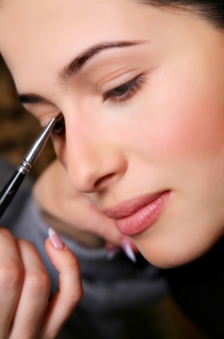Clever Makeup Tricks for a Glam Look