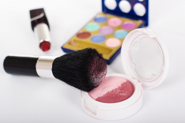 Clever Makeup Tricks for a Glam Look