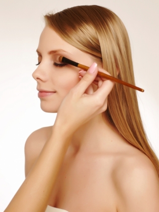 Makeup Tips for a Glam Winter Look