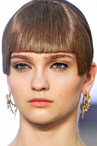 Fall 2020 Runway Beauty Trends | London Fashion Week