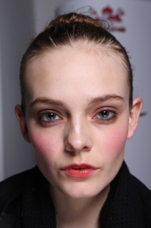 Fall 2020 Runway Beauty Trends | London Fashion Week