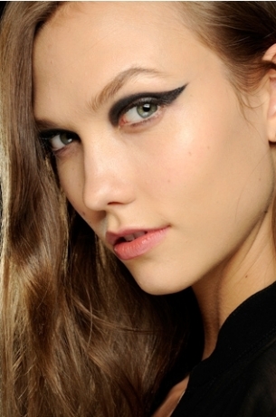 Fall 2020 Runway Makeup Trends | Paris Fashion Week