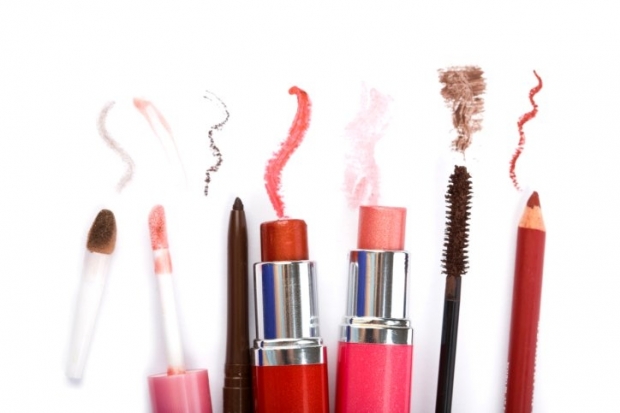 Tricks to Look Younger with Makeup