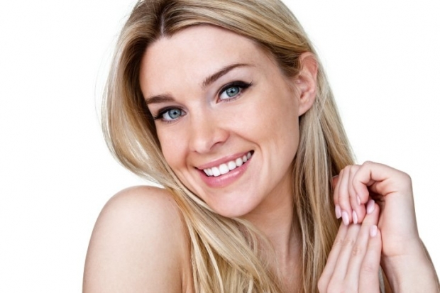 Tricks to Look Younger with Makeup