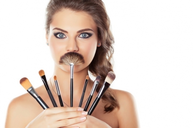 How to Clean Your Makeup Brushes