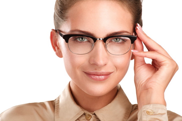 How to Correct Makeup Mistakes When Wearing Eyeglasses