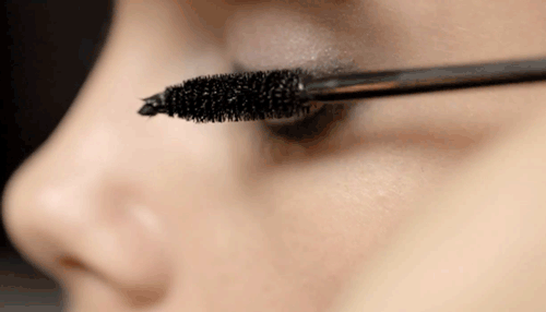 10 Mascara Hacks You’re Not Doing But Should Be
