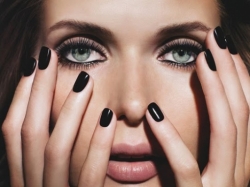 Chanel Noirs Obscurs Collection for Winter 2020