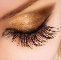 How to Wear False Eyelashes