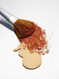 How to Hide Large Pores with Makeup