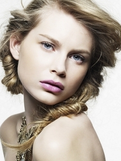 Get the Girl Next Door Look With Make-up