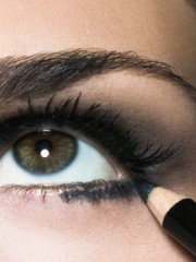 Smokey Eyes Makeup Step by Step with Pictures