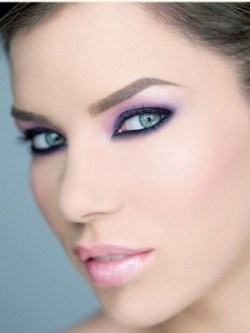 Hot Trend – Purple Makeup