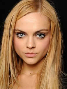 Bold Eyelashes Runway Makeup 2020