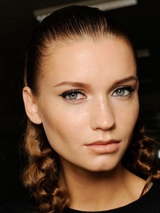 Nude Lips Makeup Trend Spring/Summer 2020