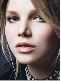 How to Apply Lip Liner