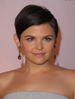 Makeup Tips for Round Faces