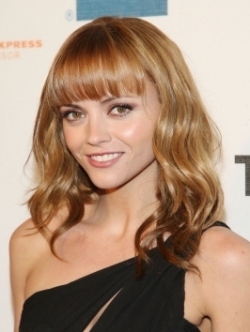 Makeup Tips for Round Faces