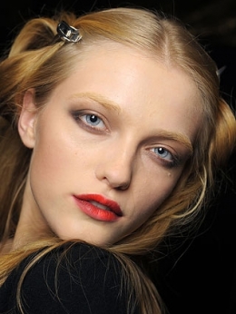 How to Wear Red Lipstick