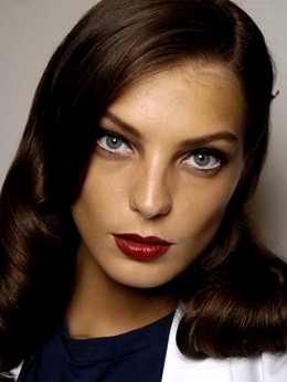 How to Wear Red Lipstick