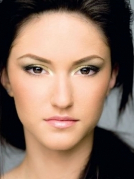 How to Put Together a Makeup Kit