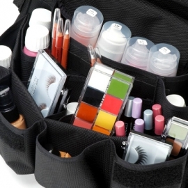 How to Put Together a Makeup Kit