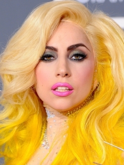 Pink Lips Summer Make Up Trend