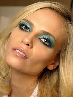 Summer Bright Eye Make Up Tips