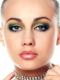 Summer Bright Eye Make Up Tips