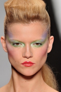 Green Eyes Make Up 2020