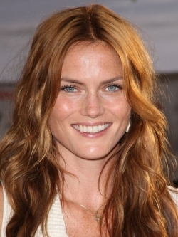 Best Make Up Tips For Freckles