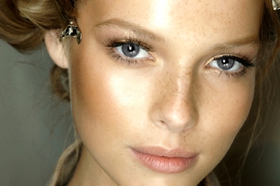 Make Up Tips for Grey Eyes