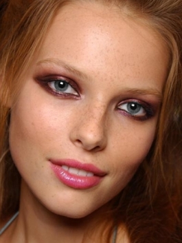 Make Up Tips for Grey Eyes