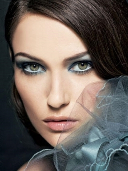 Make Up Tips for Grey Eyes