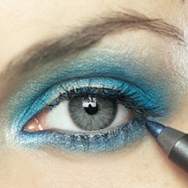 Make Up Tips for Grey Eyes