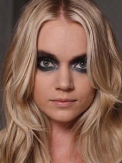 Grunge Makeup Trends Fall 2020