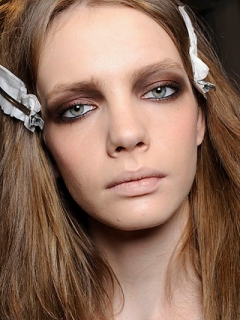 Fall 2020 Brown Eye Makeup Trend