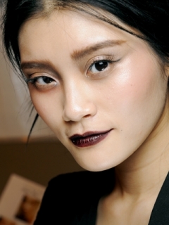 Fall 2020 Gothic Lips Makeup Trend