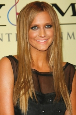 Ashlee Simpson’s Many Hair Colors