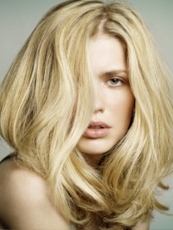 How to Maintain Blonde Hair Color
