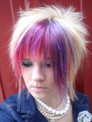 Short and Medium Scene Hairstyles for Girls