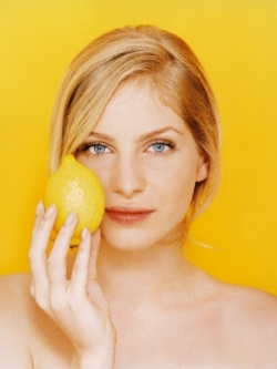 Fight Dandruff With Healthy Diet