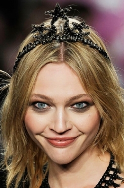 Update Your Look with Hair Accessories