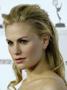 Anna Paquin Hairstyles