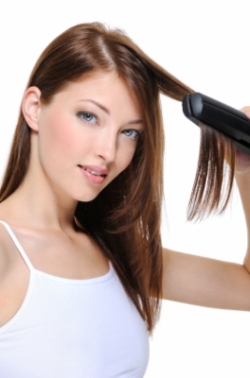 How to Curl Hair With Straighteners