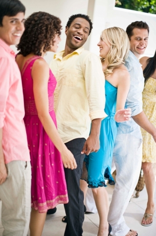 6 Ways To Make Your Friend Fall In Love With You