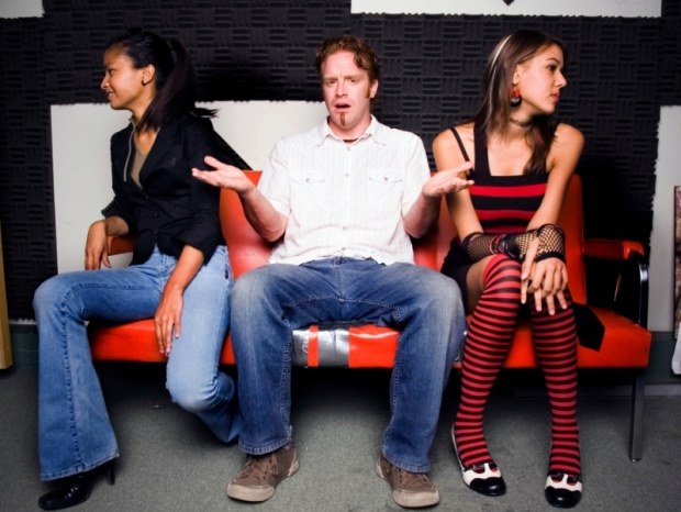 6 Mixed Signals Girls Give to Guys