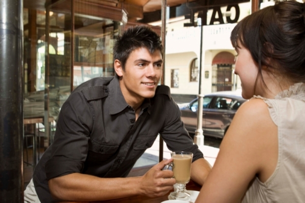 7 Common Signs He Likes You